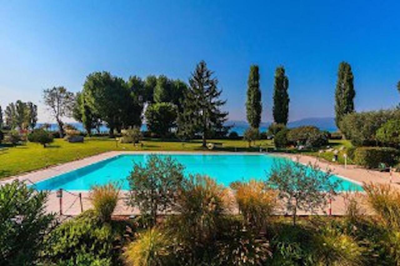 Marilyn Arpa Apartment Sirmione Exterior photo